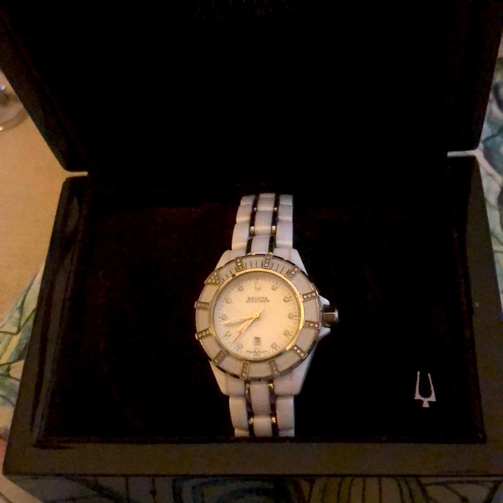 Authentic Womens Accutron, original box and paperwork